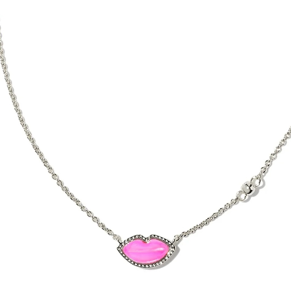 NWT Kendra Scott Pink Lip Silver Pendant Necklace